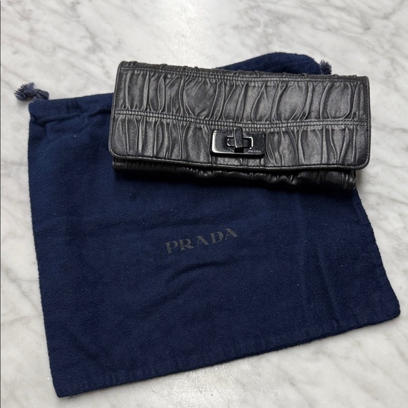 Prada Black Leather Gaurfre Pleat Wallet - Picture 1 of 14